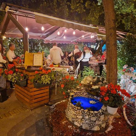 Restoran Orijent 5 Aparthotel Σόμπορ Εξωτερικό φωτογραφία