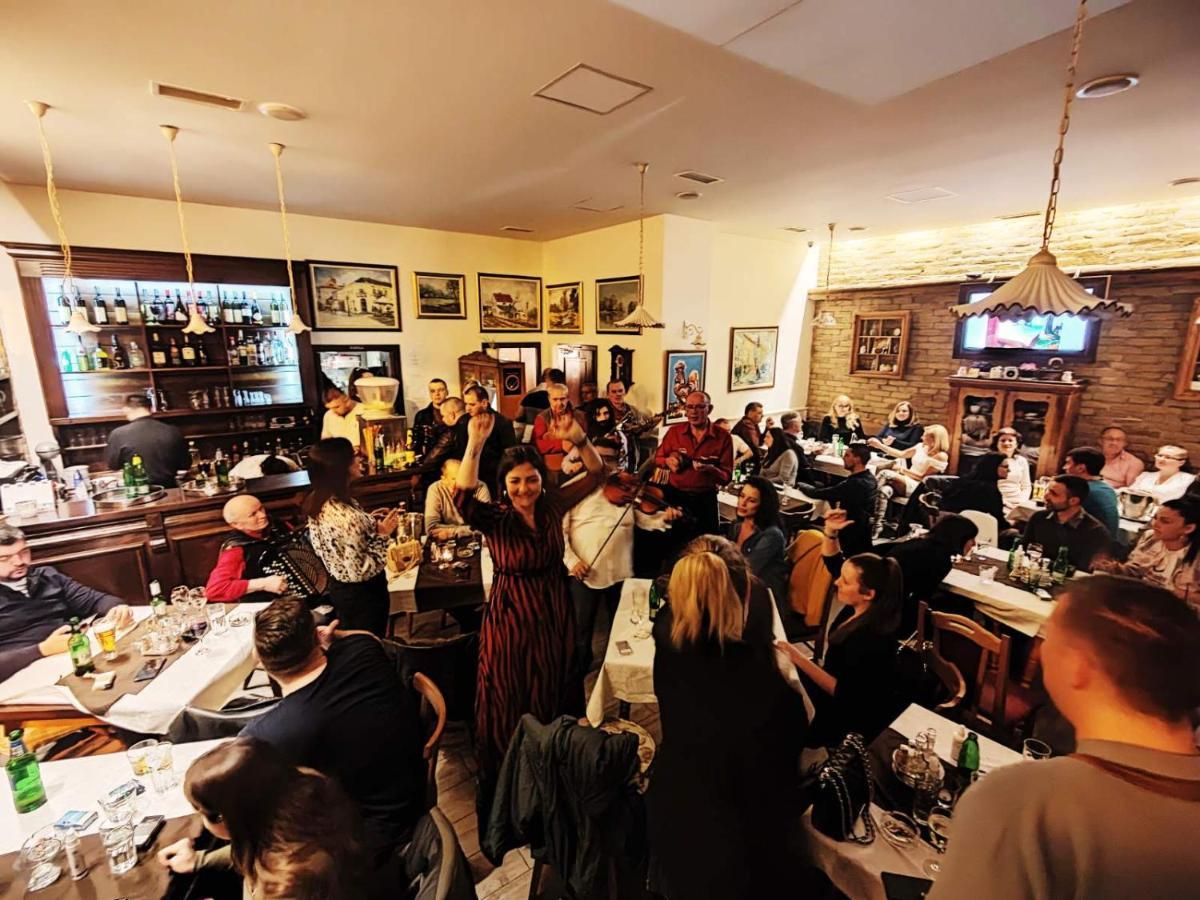 Restoran Orijent 5 Aparthotel Σόμπορ Εξωτερικό φωτογραφία