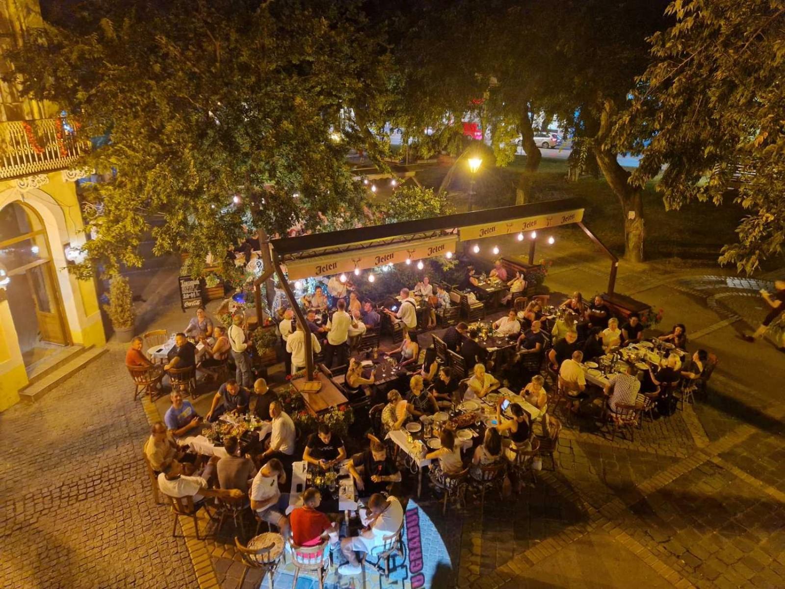 Restoran Orijent 5 Aparthotel Σόμπορ Εξωτερικό φωτογραφία