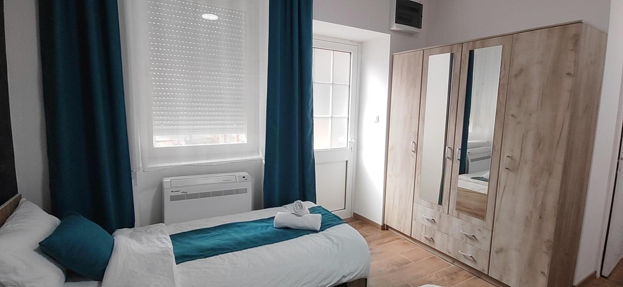 Restoran Orijent 5 Aparthotel Σόμπορ Εξωτερικό φωτογραφία